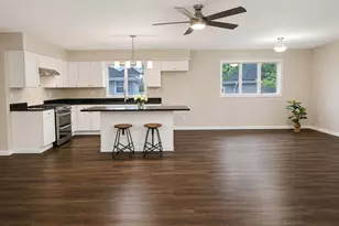 302 E Fine St, Ashkum, IL 60911 - Photo 9