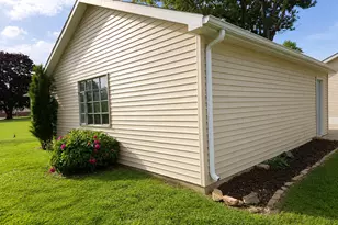 302 E Fine St, Ashkum, IL 60911 - Photo 33