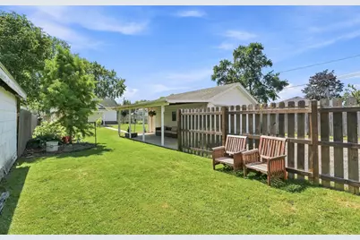 626 E Division Street, Lockport, IL 60441 - Photo 31
