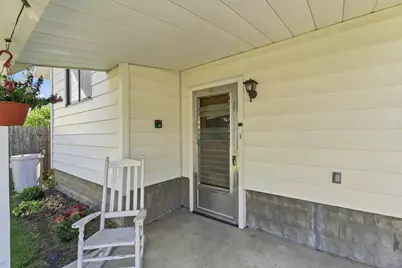 626 E Division Street, Lockport, IL 60441 - Photo 27