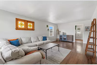 626 E Division Street, Lockport, IL 60441 - Photo 5