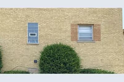 9215 S Cottage Grove Avenue #2W, Chicago, IL 60619 - Photo 3