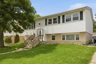 7534 163rd St, Tinley Park, IL 60477 - Photo 1