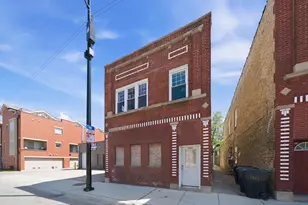 4263 W Montrose Ave, Chicago, IL 60641 - Photo 1