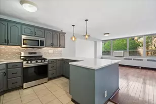 3950 N Lake Shore Dr, Chicago, IL 60613 - Photo 3