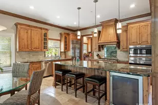 261 S Kenilworth Ave, Glen Ellyn, IL 60137 - Photo 5