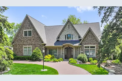 261 S Kenilworth Avenue, Glen Ellyn, IL 60137 - Photo 1