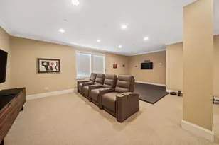 261 S Kenilworth Ave, Glen Ellyn, IL 60137 - Photo 43