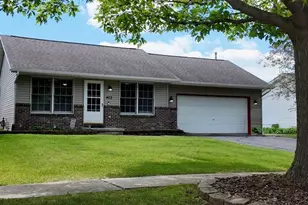 403 Forest View Dr, Genoa, IL 60135 - Photo 3