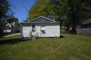 121 Lakewood Ave, Crystal Lake, IL 60014 - Photo 3