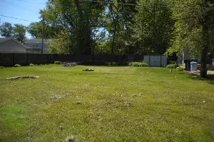 121 Lakewood Ave, Crystal Lake, IL 60014 - Photo 7