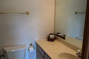 223 Williamsburg Ct, Montgomery, IL 60538 - Photo 9