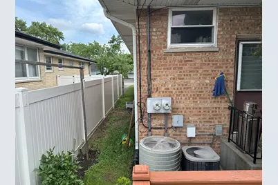 7942 Nagle Avenue, Burbank, IL 60459 - Photo 17