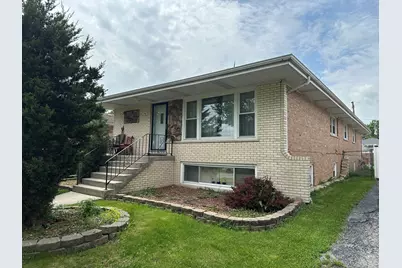 7942 Nagle Avenue, Burbank, IL 60459 - Photo 1