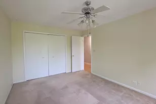 12 Parkside Ct, Vernon Hills, IL 60061 - Photo 15