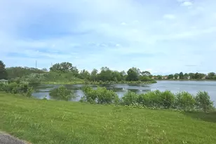 12 Parkside Ct, Vernon Hills, IL 60061 - Photo 23