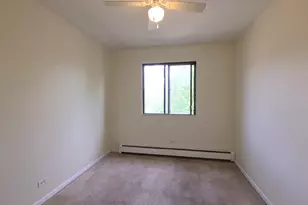 12 Parkside Ct, Vernon Hills, IL 60061 - Photo 9