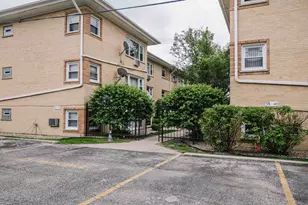 6634 W 95th St, Oak Lawn, IL 60453 - Photo 5