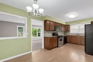 545 Claremont Ave, West Chicago, IL 60185 - Photo 9