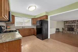 545 Claremont Ave, West Chicago, IL 60185 - Photo 11