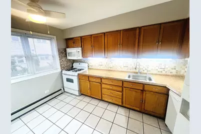 8152 Elmwood Avenue #G4, Skokie, IL 60077 - Photo 9