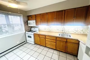 8152 Elmwood Ave, Skokie, IL 60077 - Photo 9