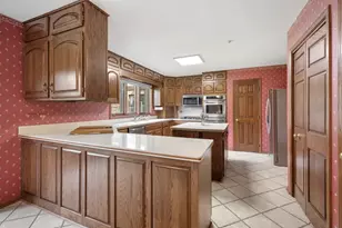 8N258 Brierwood Ln, Elgin, IL 60124 - Photo 9