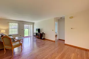 25 Coolidge Ct, Streamwood, IL 60107 - Photo 11