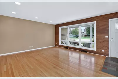 700 E Turner Avenue, Roselle, IL 60172 - Photo 3
