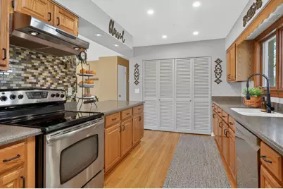 700 E Turner Avenue, Roselle, IL 60172 - Photo 9