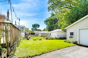 2923 W 97th St, Evergreen Park, IL 60805 - Photo 31