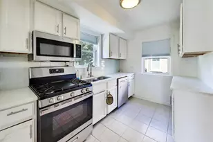 2923 W 97th St, Evergreen Park, IL 60805 - Photo 9