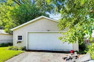 2923 W 97th St, Evergreen Park, IL 60805 - Photo 33