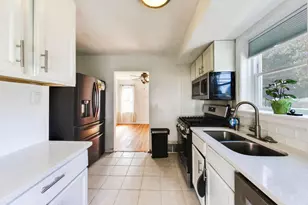 2923 W 97th St, Evergreen Park, IL 60805 - Photo 11