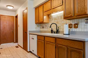 15657 Erin Ln, Orland Park, IL 60462 - Photo 9