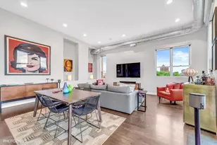 2411 W Walton St, Chicago, IL 60622 - Photo 3