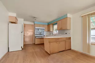 843 W 34th Pl, Chicago, IL 60608 - Photo 3