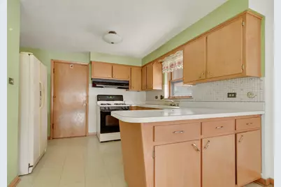 843 W 34th Place, Chicago, IL 60608 - Photo 13