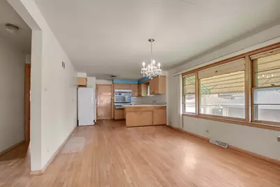 843 W 34th Place, Chicago, IL 60608 - Photo 5