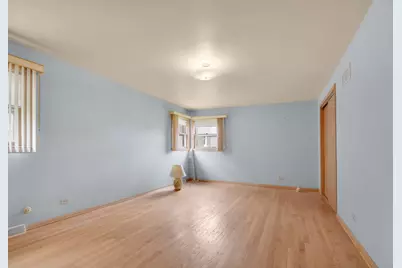 843 W 34th Place, Chicago, IL 60608 - Photo 9