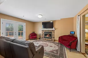 2142 N Summit St, Wheaton, IL 60187 - Photo 9