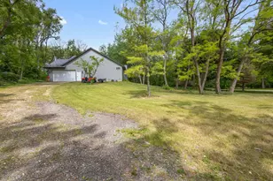 2391 Newburg Rd, Belvidere, IL 61008 - Photo 25