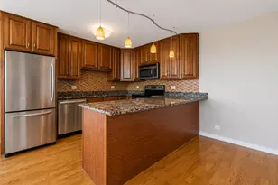 655 W Irving Park Rd, Chicago, IL 60613 - Photo 13