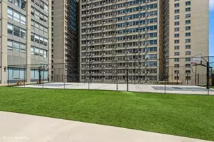 655 W Irving Park Rd, Chicago, IL 60613 - Photo 29