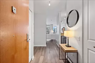 757 N Orleans St, Chicago, IL 60654 - Photo 9