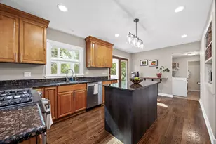 27W359 Aspen Ct, Winfield, IL 60190 - Photo 13