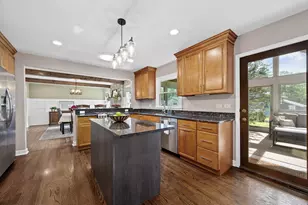 27W359 Aspen Ct, Winfield, IL 60190 - Photo 11