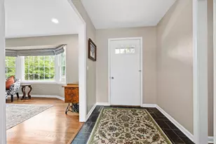 27W359 Aspen Ct, Winfield, IL 60190 - Photo 3