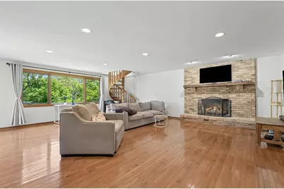 1659 Brittany Lane, Hoffman Estates, IL 60192 - Photo 9