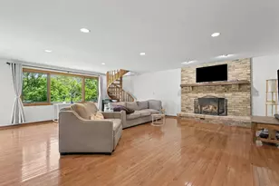 1659 Brittany Ln, Hoffman Estates, IL 60192 - Photo 9